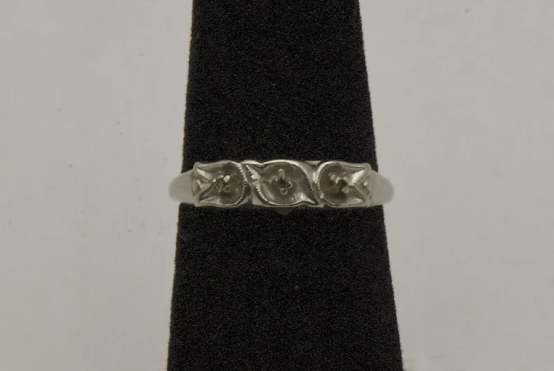 Vintage 14K White Gold Ring - Size 5.75 MISSING STONES