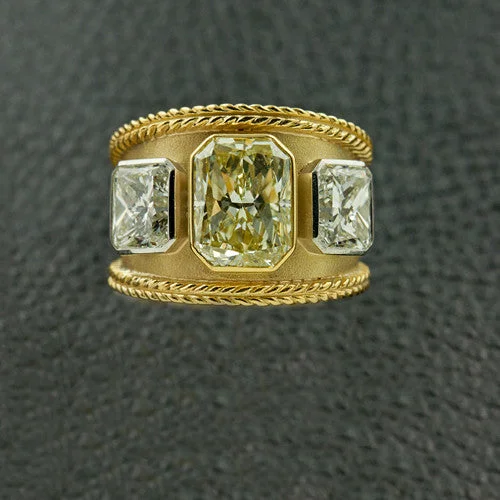 Gold & Diamond Ring