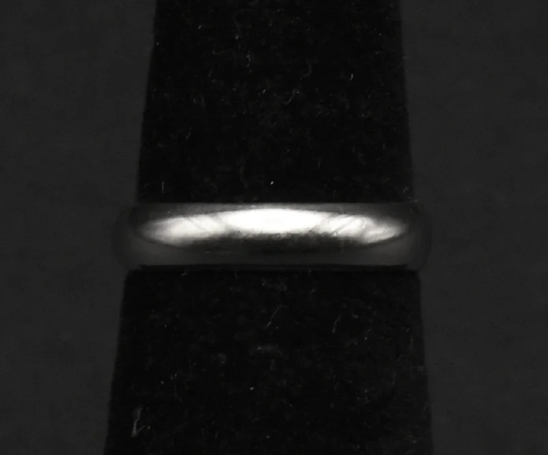 Uncas - Vintage Sterling Silver Band - Size 6