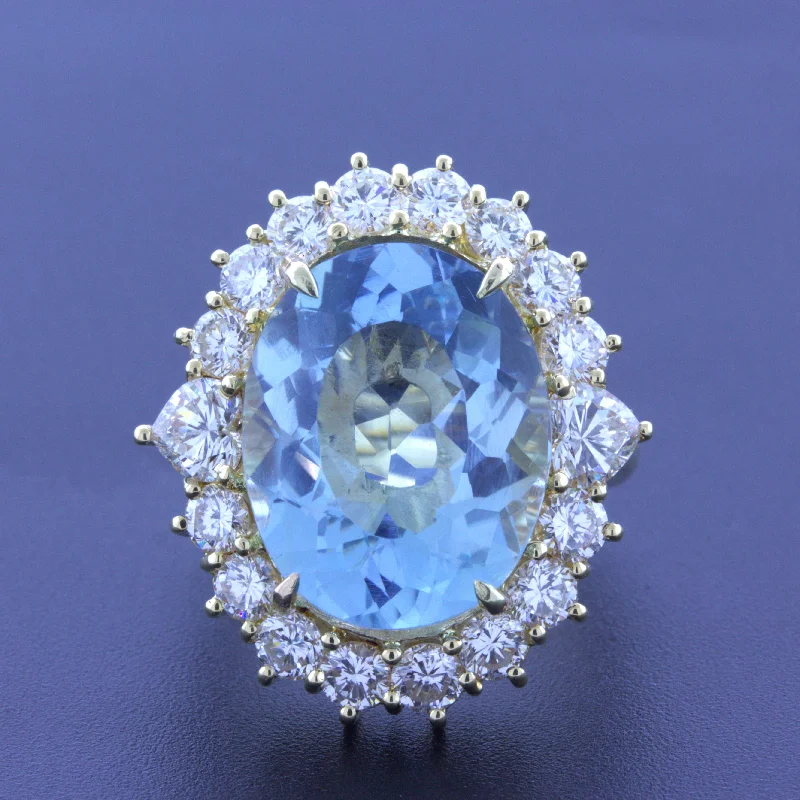 10.60 Carat Aquamarine Diamond Halo 18K Yellow Gold Cocktail Ring