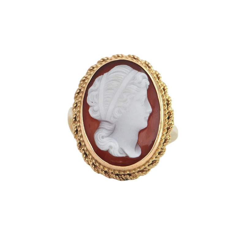 Vintage Shell Cameo 14K Yellow Gold Ring