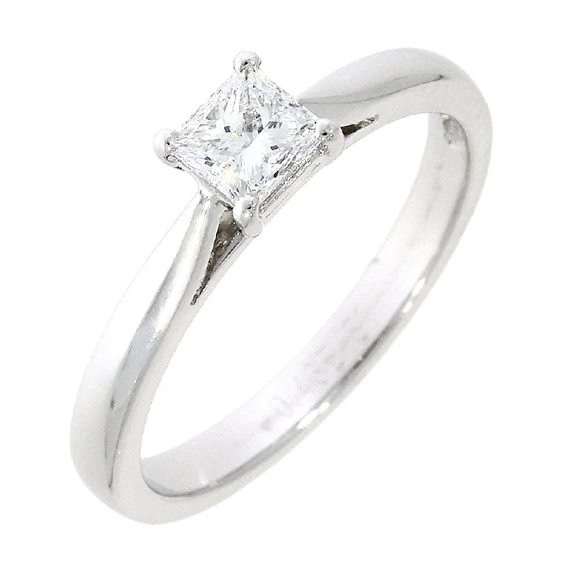 Platinum claw set princess cut Diamond solitaire ring