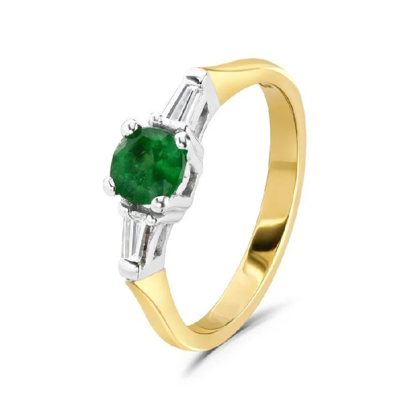 18ct Yellow Gold Round Cut Emerald & Trapezoid Cut Diamond Trilogy Ring