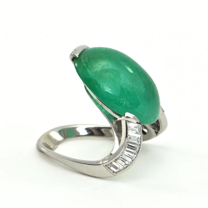 Mid-Century 20.1 ct Emerald Cabochon and 1.1 ct Diamond Retro Platinum Ring