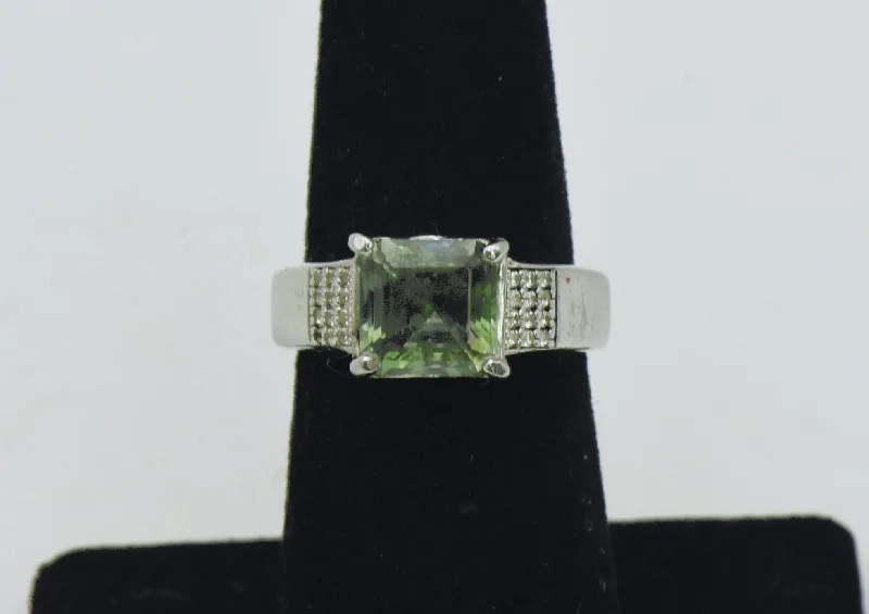 Vintage Sterling Silver Topaz and Green Glass Ring - Size 6